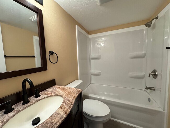 Building Photo - Newly Remodeled 3 Bedroom Manufactured Home in Suwannee County