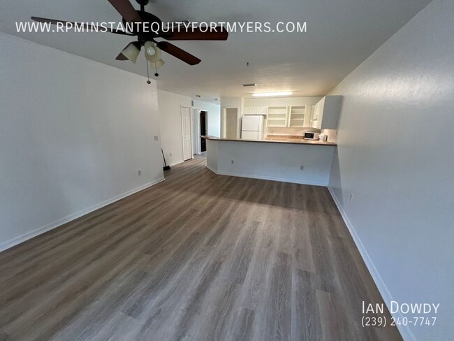 Building Photo - Beautifully Updated 3-Bedroom Duplex for R...