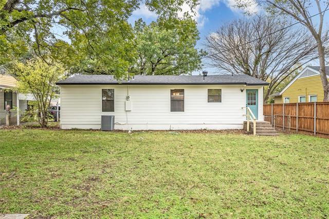 Building Photo - 2423 Fenwick Dr