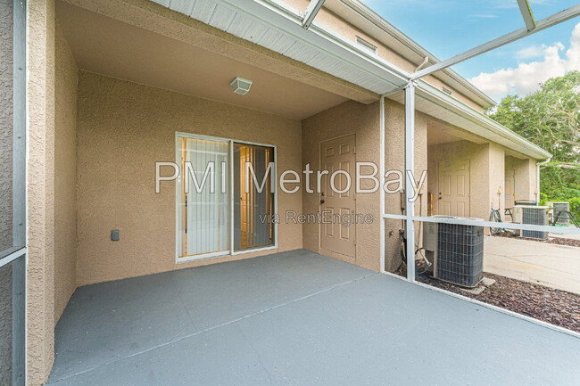 Building Photo - 15706 Fishhawk Falls Dr