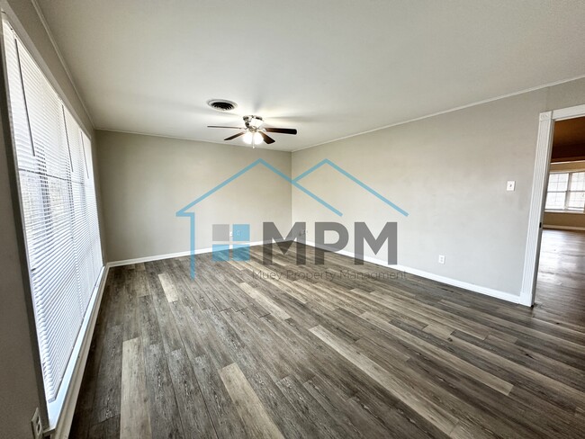 Building Photo - 1104 Hilton St