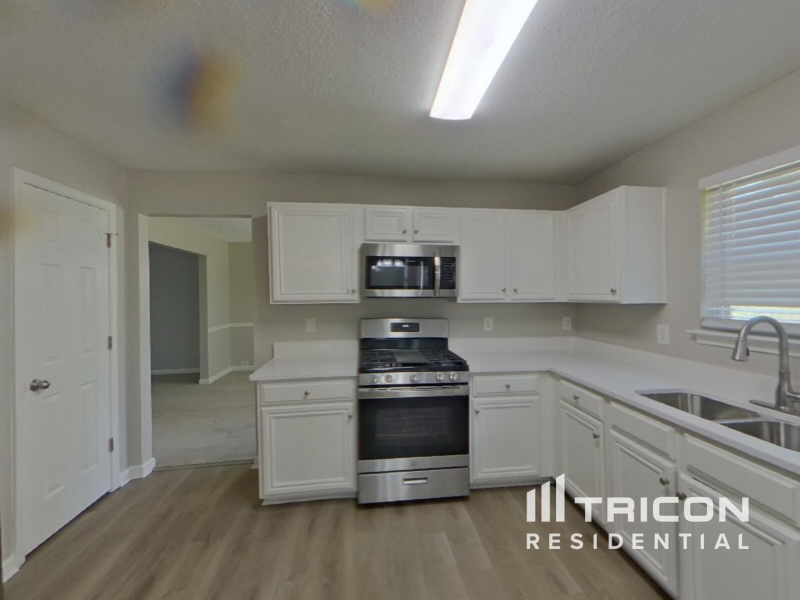 Building Photo - 3802 Rosebud Park Dr