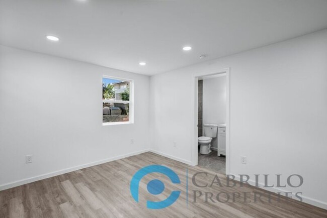 Building Photo - 2527 Tuberose St