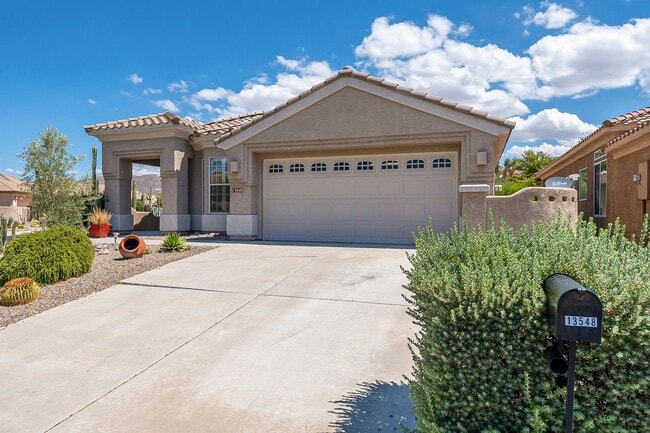 Building Photo - Gated Community!