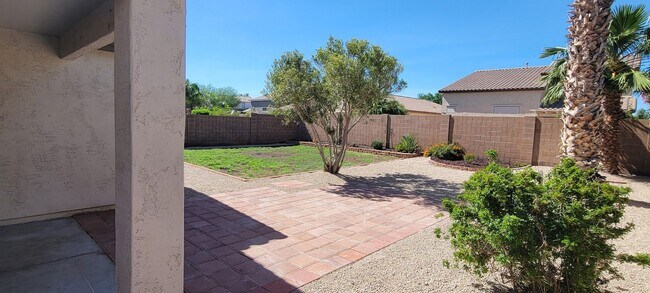 Building Photo - Unbelievable 3 bedroom 2 bath home in Pecan Creek