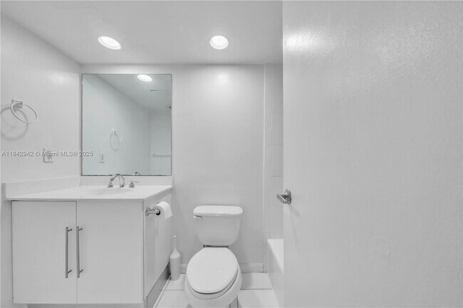 Building Photo - 3000 S Ocean Dr