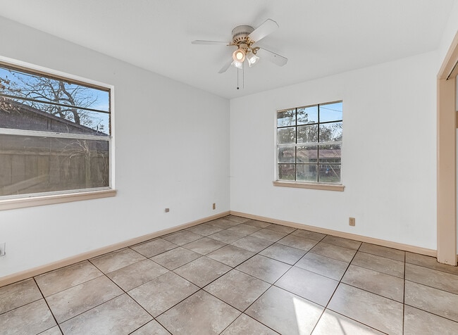 Building Photo - 1124 Wheeler St