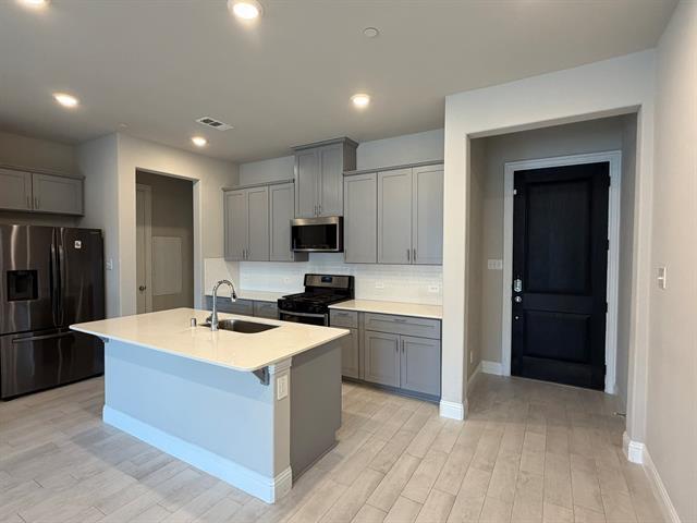 Building Photo - 624 Hutchinson Ln