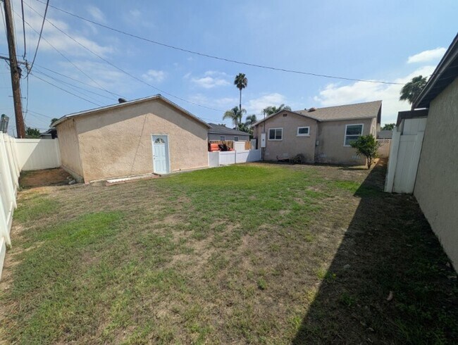 Building Photo - 4829 Gundry Ave
