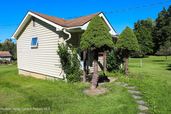 Building Photo - 147 Rock Hill Rd