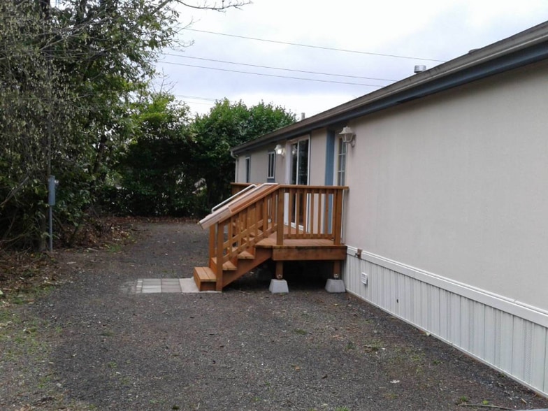 Building Photo - 1724 Lincoln Ave SE