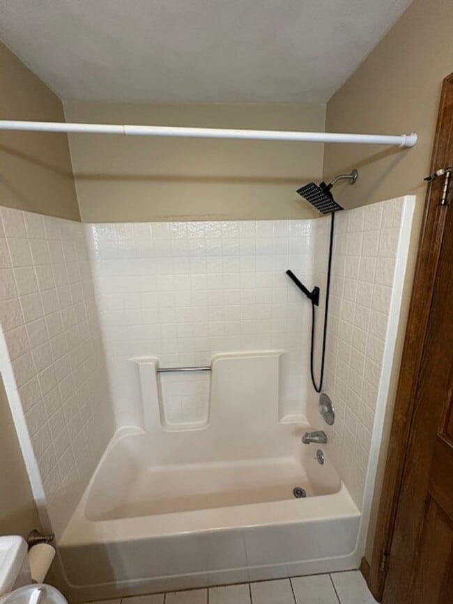 Building Photo - Beautiful Home in Peoria just off of University St. 3 Bedroom / 3.5 Bath