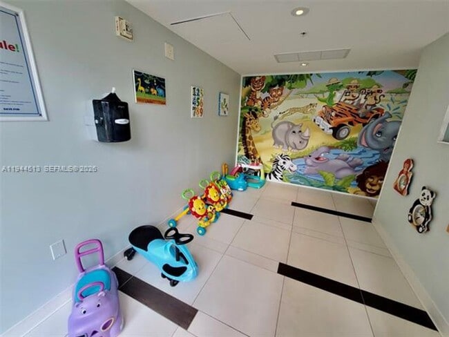 Building Photo - 92 SW 3rd St