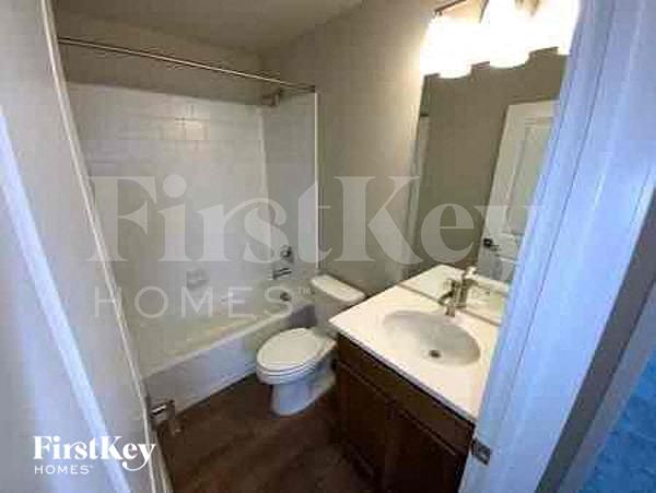 Building Photo - 10741 Luneth Dr