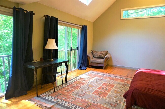 Building Photo - 18 Pequot Rd