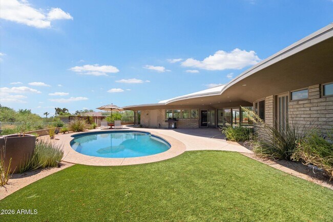 Building Photo - 6111 N Palo Cristi Rd