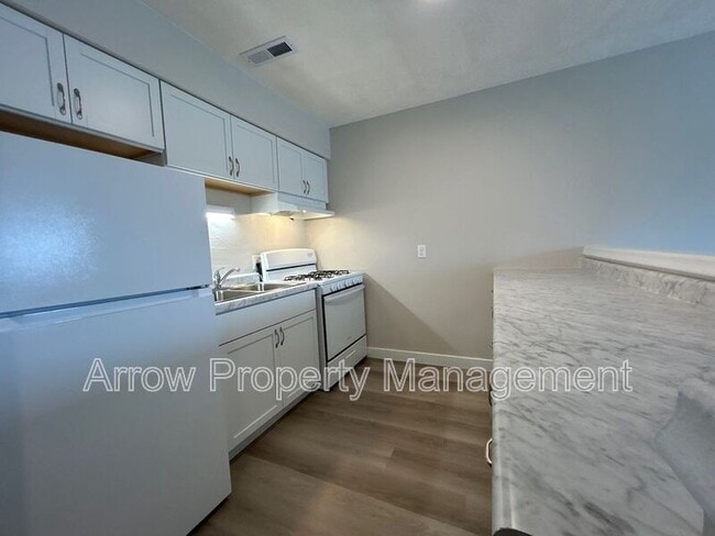 Building Photo - 5703 S 14th St