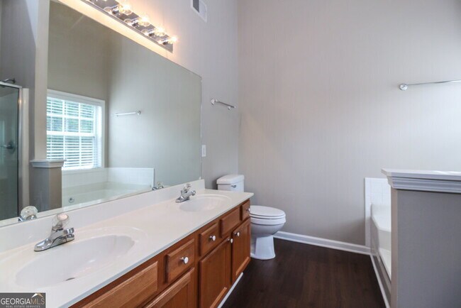 Building Photo - 3268 Tuggle Ives Dr NE