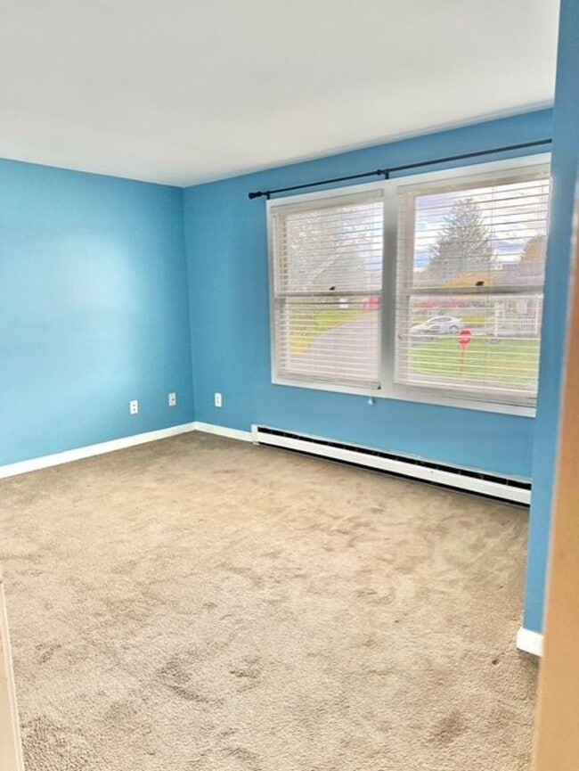 Building Photo - 120 Hinsdale St