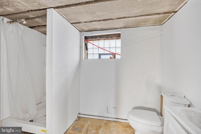 Building Photo - 4956 Baynton St