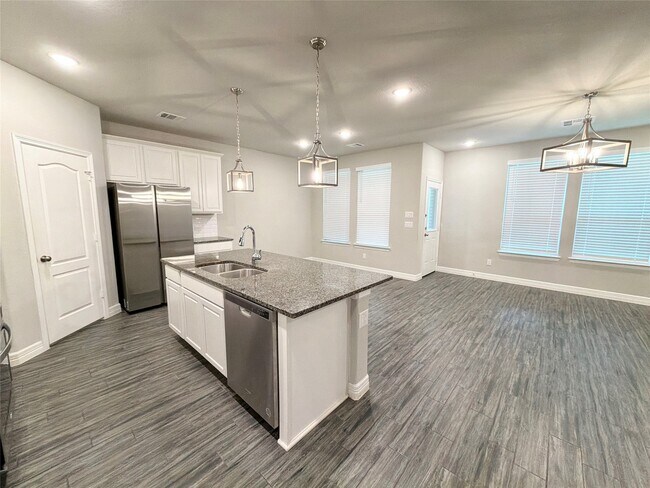 Building Photo - 415 Northern Pike Dr