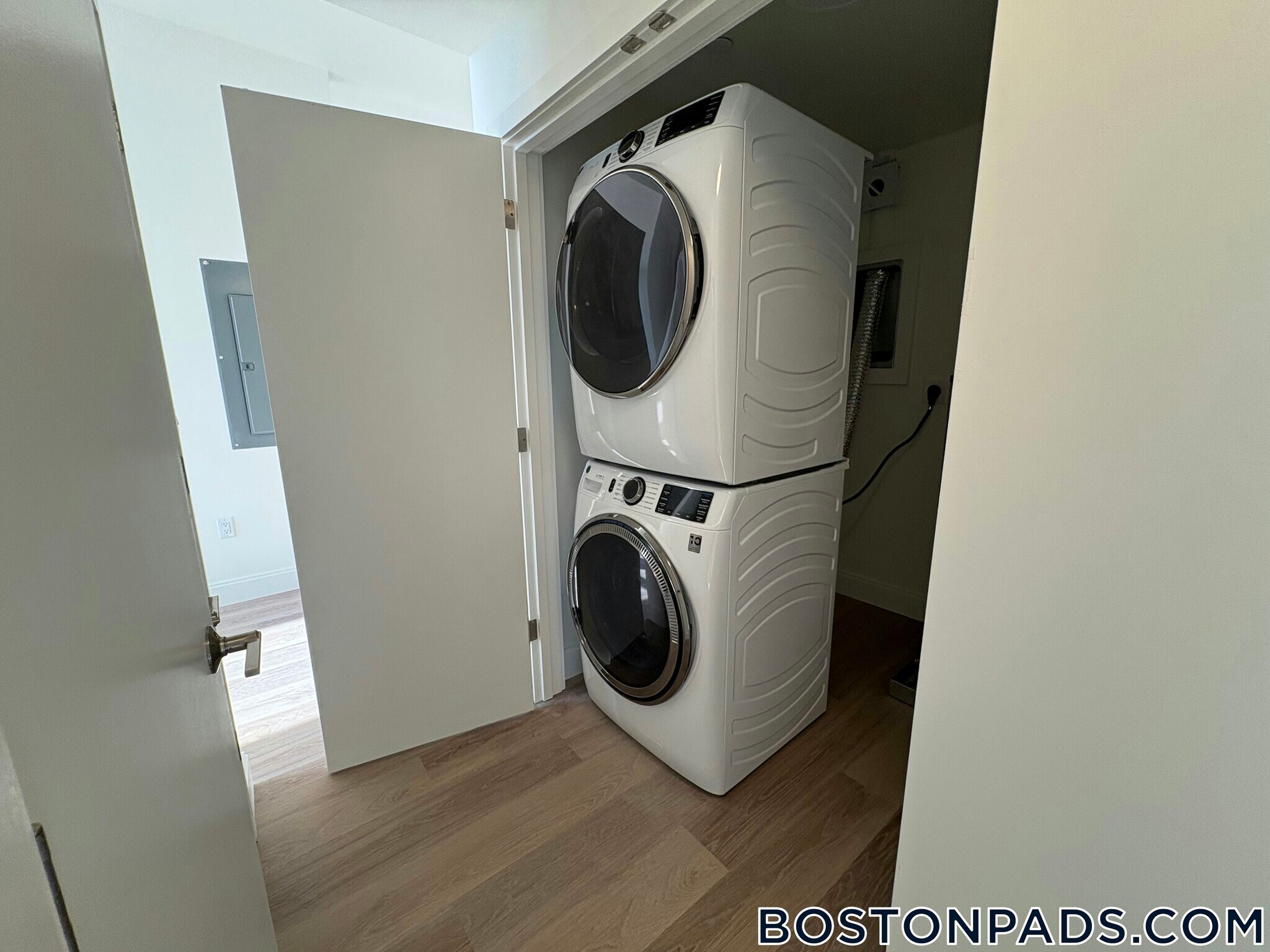 Building Photo - 1079 Commonwealth Ave