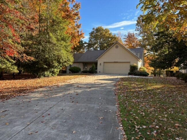 Primary Photo - Golf Front Rental *Unfurnished*