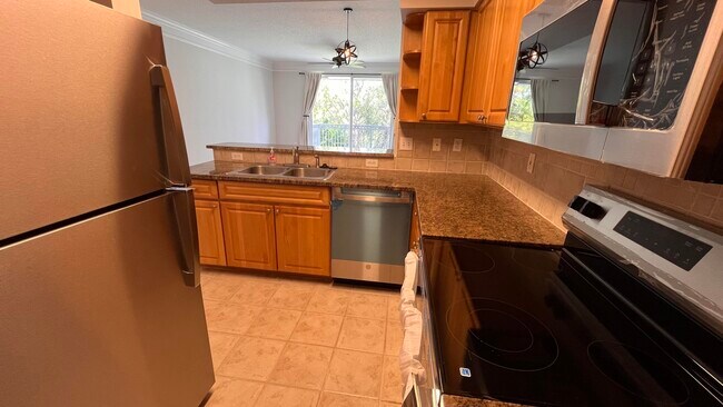 Building Photo - 2048 Alta Meadows Ln