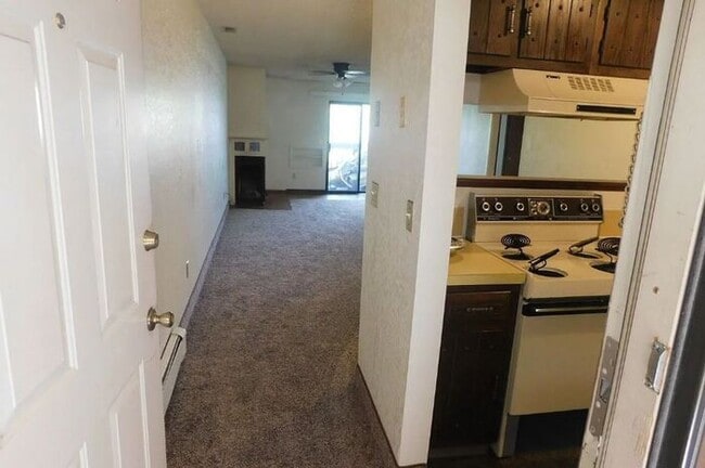 Building Photo - Charming 2-Bed Condo Near CMU & St. Mary’s...