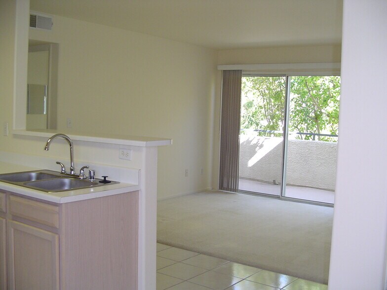 Building Photo - 5244 Mandalay Springs Dr