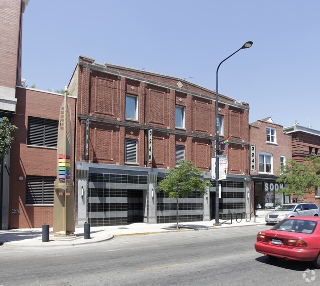 Primary Photo - Plaza 32 East
