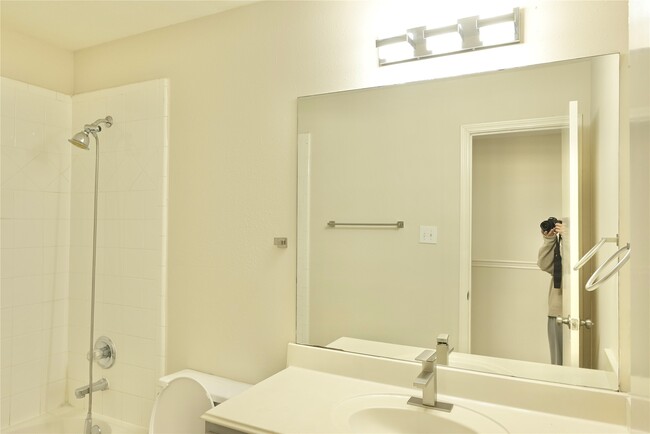 Building Photo - 23902 Spring Way Dr