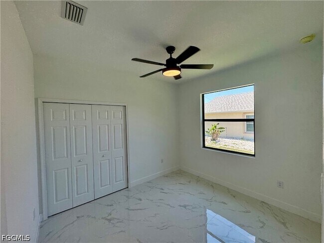 Building Photo - 1208 NW 25th Pl