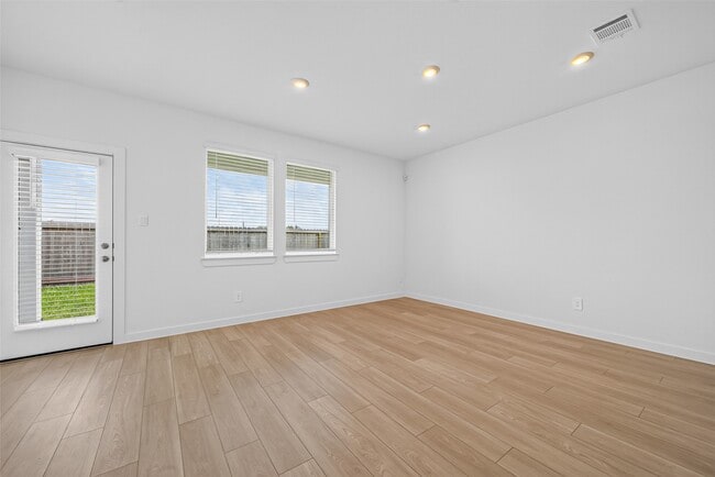 Building Photo - 1738 Revolution Way