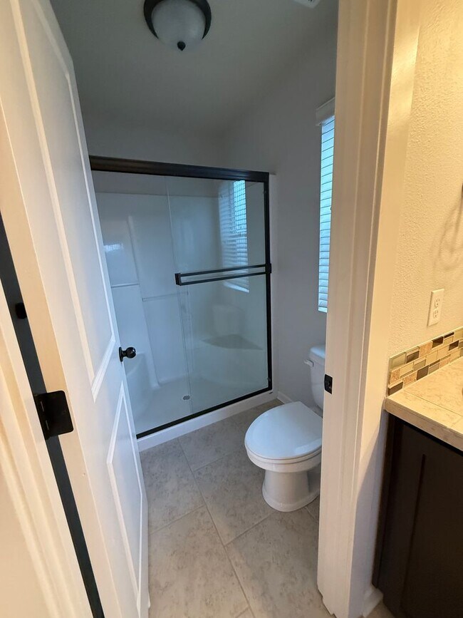 Building Photo - Impressive North Plains Home Backing to Protected Green Space – Move-In Ready!