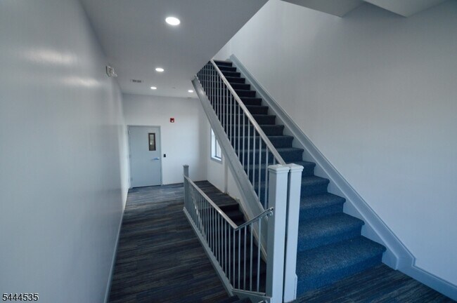 Building Photo - 340 Millburn Ave