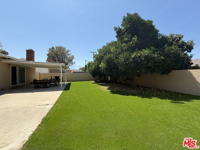 Building Photo - 19023 Cantlay St