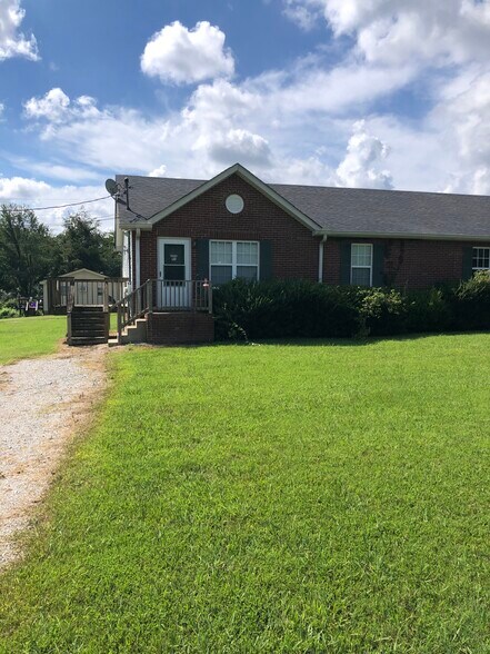 Building Photo - 105 Underhill Dr