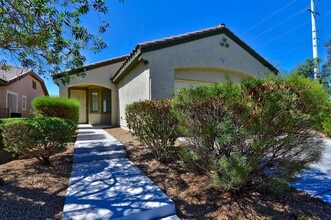 Building Photo - Welcome Home! Beautiful Single Story Home