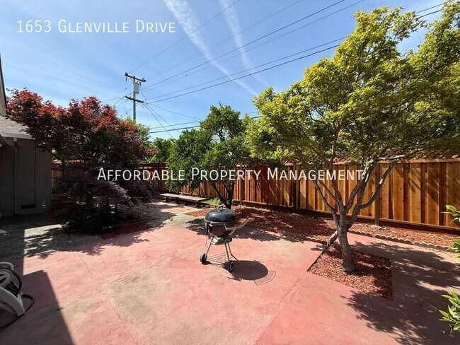 Building Photo - 1653 Glenville Dr