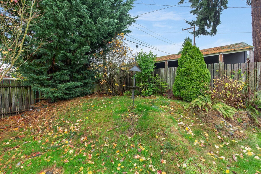 Building Photo - 6350 37th Ave SW