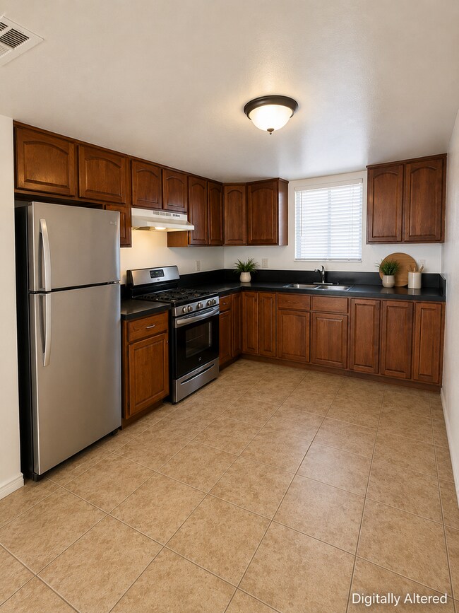 Building Photo - 542 D St