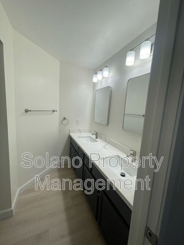 Building Photo - 193 Nautilus Dr