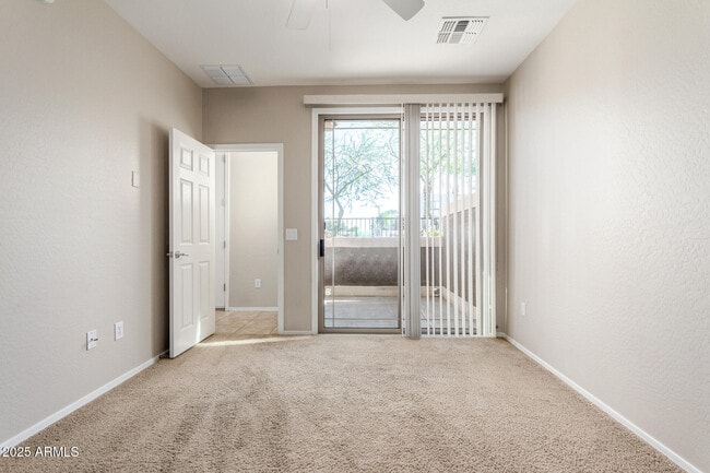 Building Photo - 15240 N 142nd Ave