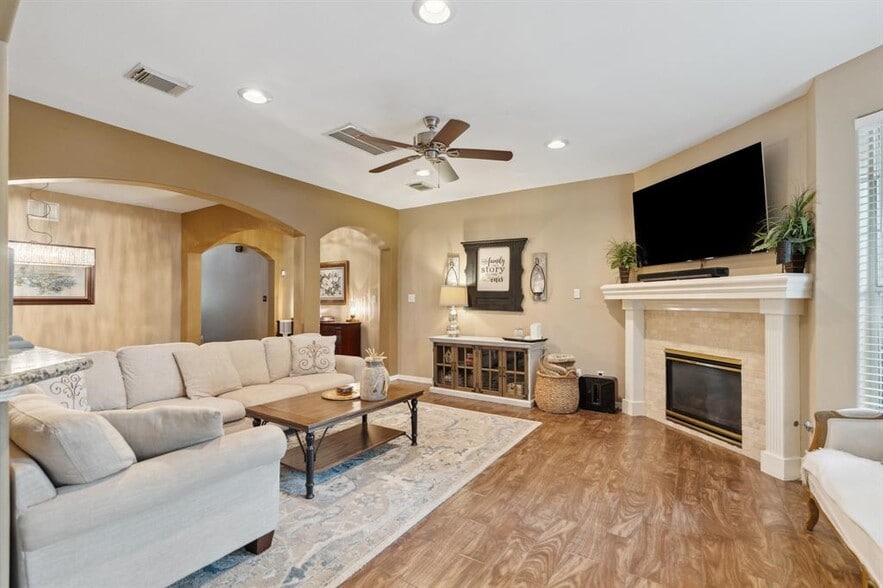 Building Photo - 7606 N Linpar Ct