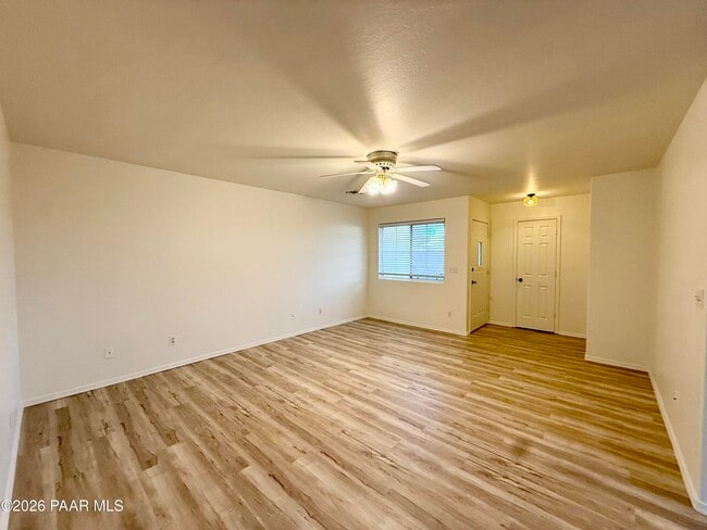 Building Photo - 7160 E Thrush Ln