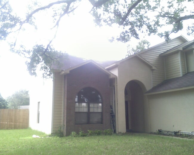 Building Photo - 2472 Lake Jackson Cir