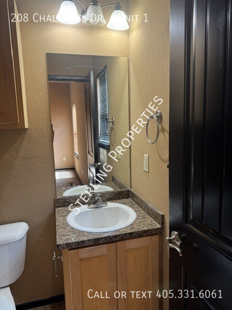 Building Photo - 208 Chalmette Dr