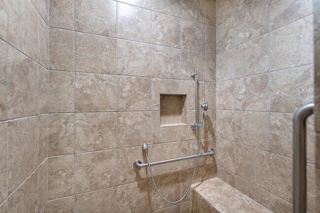 Building Photo - 4857 Dutton Lake Dr