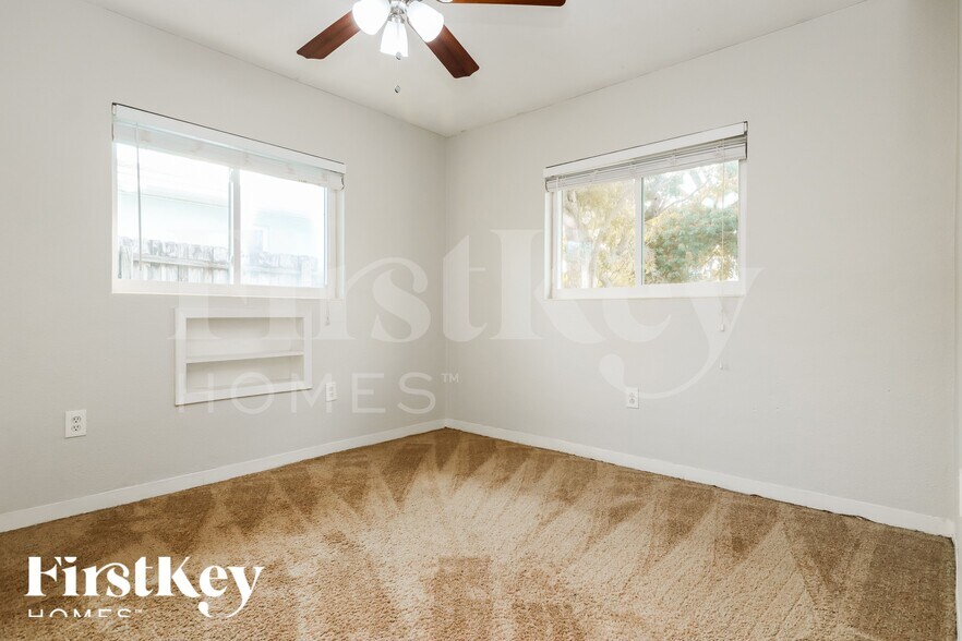 Building Photo - 1429 Satsuma St